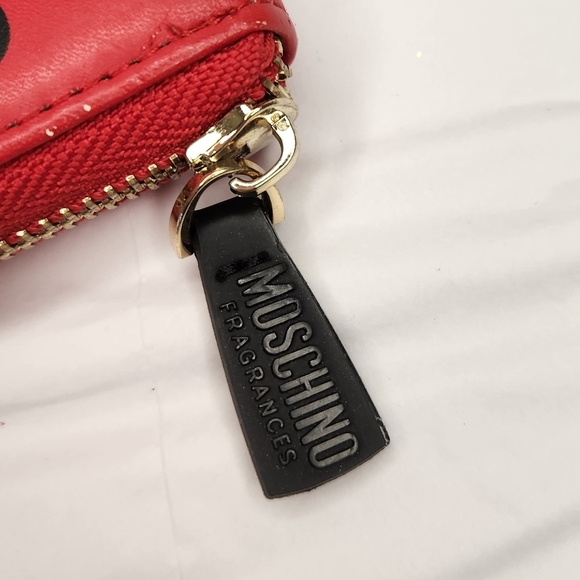 Moschino Red Wallet with Gold Chain - Picture 4 of 11